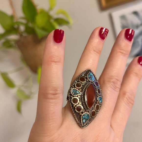 Turquoise and burgandy stone ring, Size 8 - Picture 3 of 4